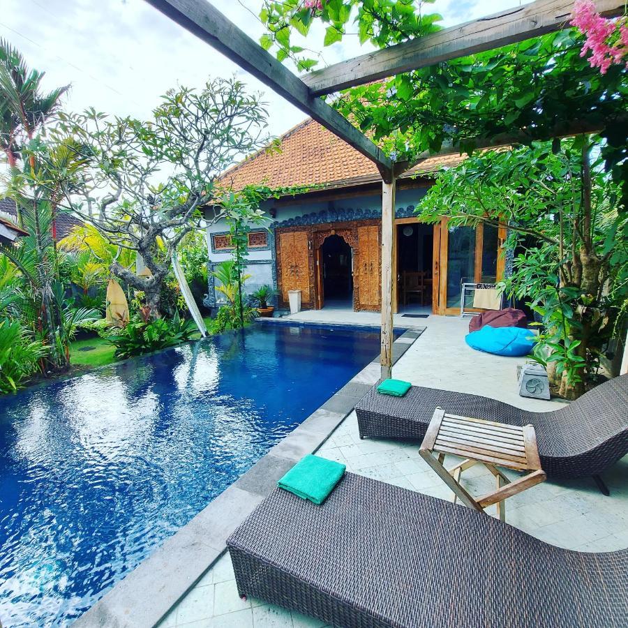 Fins Villa Medewi Airsatang Buitenkant foto